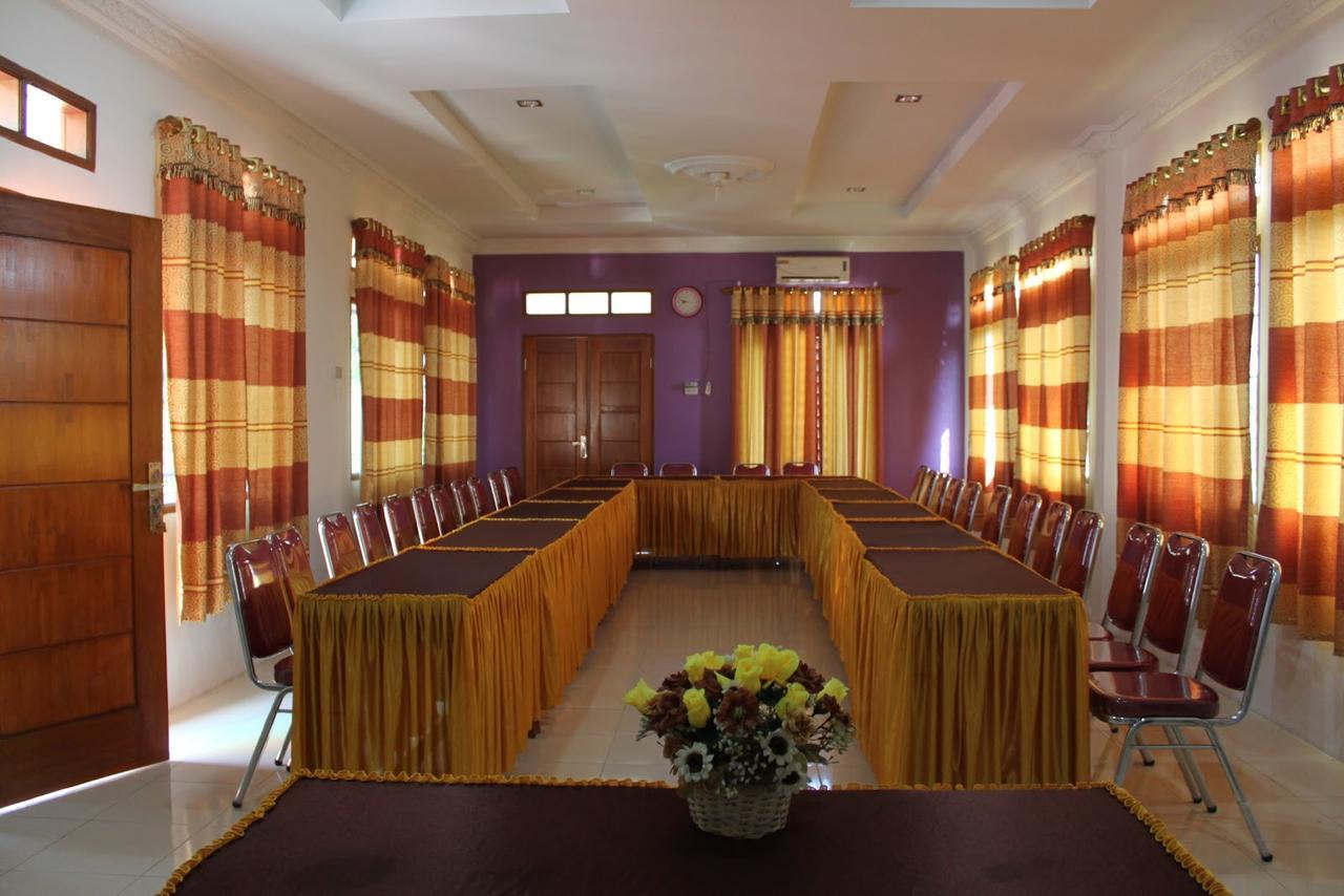 Pondok Cemara Hotel Медан Екстериор снимка
