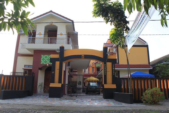 Pondok Cemara Hotel Медан Екстериор снимка