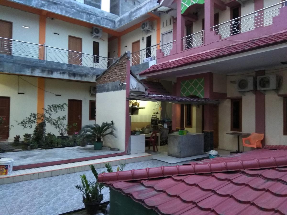Pondok Cemara Hotel Медан Екстериор снимка
