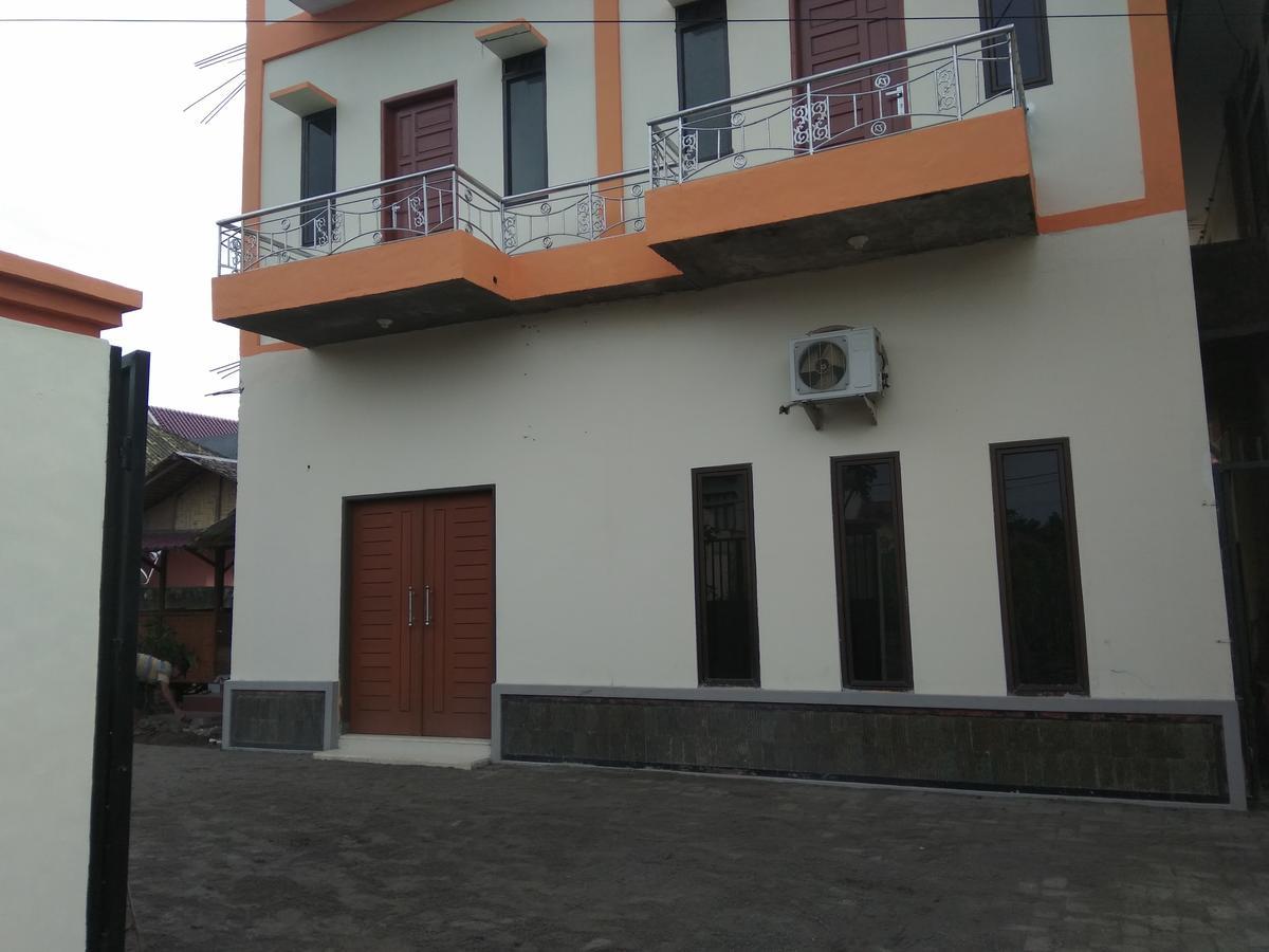 Pondok Cemara Hotel Медан Екстериор снимка